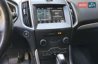 Внедорожник / Кроссовер Ford Edge 2016 в 
