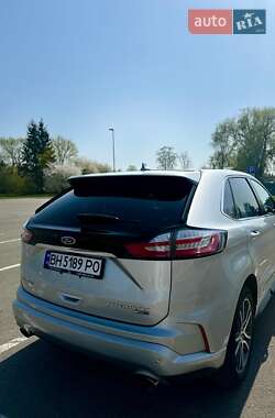 Внедорожник / Кроссовер Ford Edge 2018 в 