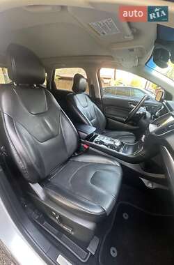 Внедорожник / Кроссовер Ford Edge 2018 в 