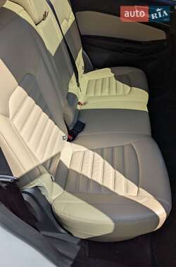 Внедорожник / Кроссовер Ford Edge 2015 в 