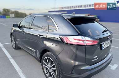 Внедорожник / Кроссовер Ford Edge 2019 в 