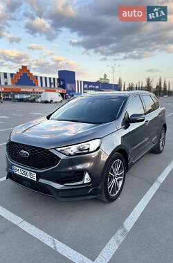 Внедорожник / Кроссовер Ford Edge 2019 в 