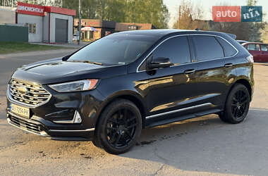 Позашляховик / Кросовер Ford Edge 2019 в 
