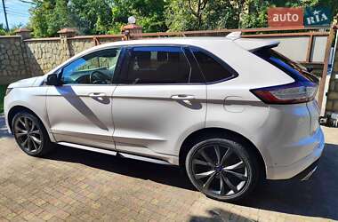 Внедорожник / Кроссовер Ford Edge 2016 в 