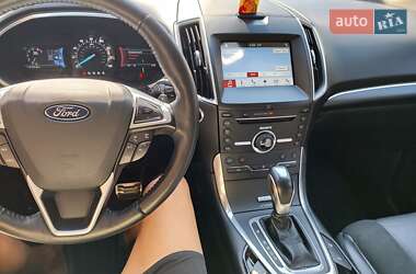 Внедорожник / Кроссовер Ford Edge 2016 в 