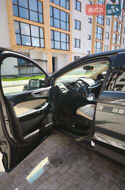 Внедорожник / Кроссовер Ford Edge 2015 в 