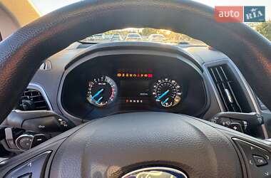 Позашляховик / Кросовер Ford Edge 2017 в 