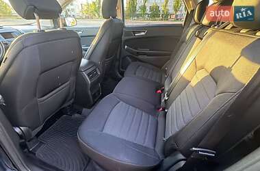 Позашляховик / Кросовер Ford Edge 2017 в 