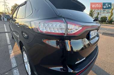 Позашляховик / Кросовер Ford Edge 2017 в 