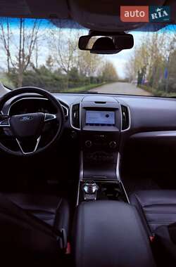 Позашляховик / Кросовер Ford Edge 2019 в 