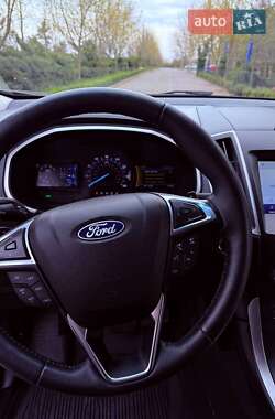 Позашляховик / Кросовер Ford Edge 2019 в 