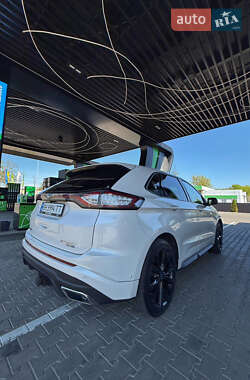 Внедорожник / Кроссовер Ford Edge 2015 в 
