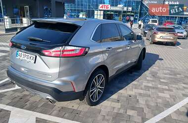 Позашляховик / Кросовер Ford Edge 2019 в 