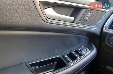 Внедорожник / Кроссовер Ford Edge 2018 в 