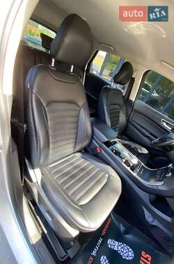 Внедорожник / Кроссовер Ford Edge 2018 в 