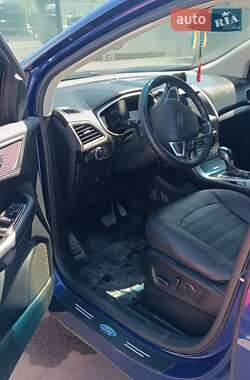Внедорожник / Кроссовер Ford Edge 2015 в 