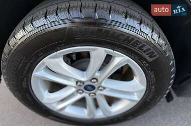 Внедорожник / Кроссовер Ford Edge 2019 в 