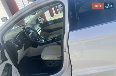 Внедорожник / Кроссовер Ford Edge 2015 в 