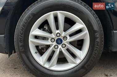 Внедорожник / Кроссовер Ford Edge 2017 в 