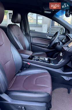 Позашляховик / Кросовер Ford Edge 2020 в 