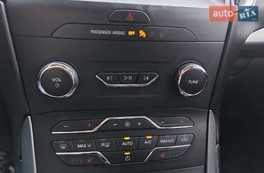 Внедорожник / Кроссовер Ford Edge 2015 в 