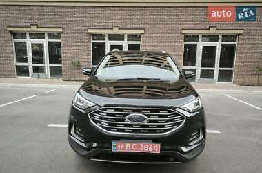 Позашляховик / Кросовер Ford Edge 2019 в 
