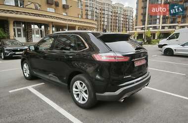 Позашляховик / Кросовер Ford Edge 2019 в 