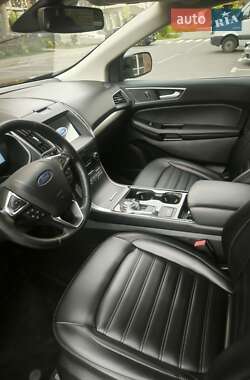 Позашляховик / Кросовер Ford Edge 2019 в 