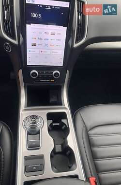 Позашляховик / Кросовер Ford Edge 2023 в 