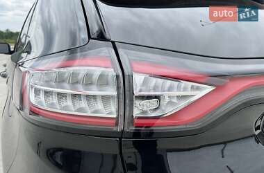 Внедорожник / Кроссовер Ford Edge 2015 в 