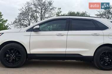 Позашляховик / Кросовер Ford Edge 2018 в 