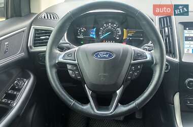 Позашляховик / Кросовер Ford Edge 2018 в 