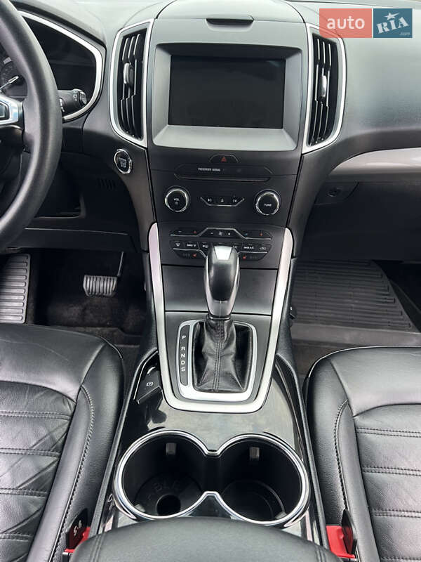Внедорожник / Кроссовер Ford Edge 2016 в Нововолынске