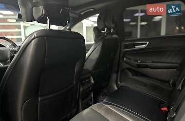 Позашляховик / Кросовер Ford Edge 2016 в 