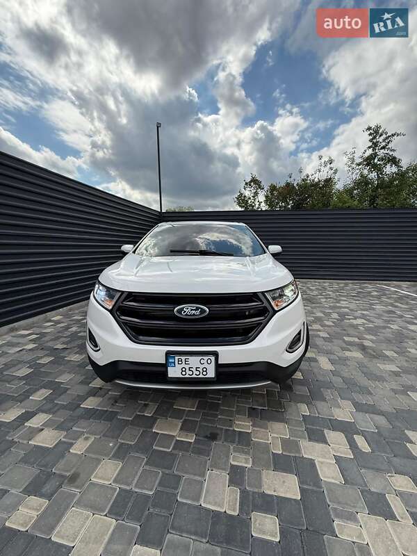 Внедорожник / Кроссовер Ford Edge 2017 в 