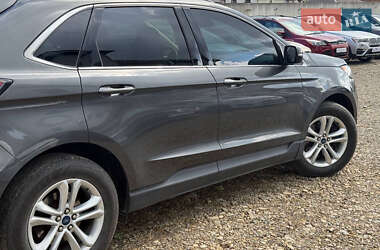 Позашляховик / Кросовер Ford Edge 2020 в 