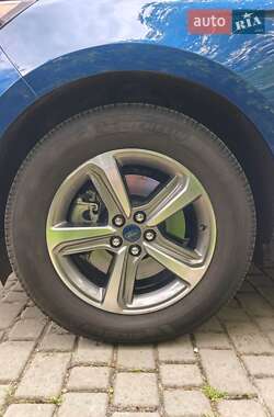 Внедорожник / Кроссовер Ford Edge 2020 в 