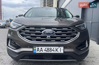 Позашляховик / Кросовер Ford Edge 2019 в 