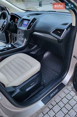 Внедорожник / Кроссовер Ford Edge 2020 в 
