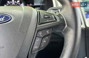 Внедорожник / Кроссовер Ford Edge 2017 в 