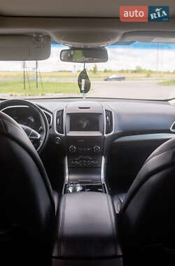 Внедорожник / Кроссовер Ford Edge 2018 в 