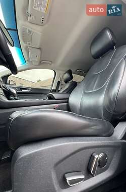 Позашляховик / Кросовер Ford Edge 2016 в 