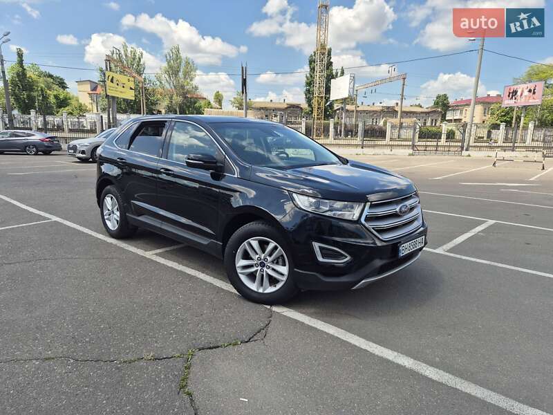 Внедорожник / Кроссовер Ford Edge 2017 в 