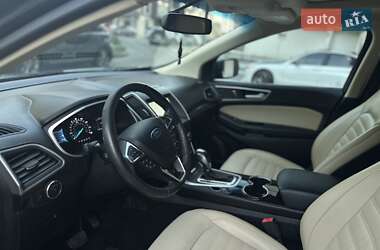 Внедорожник / Кроссовер Ford Edge 2016 в 