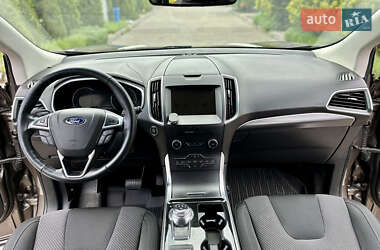 Позашляховик / Кросовер Ford Edge 2019 в 