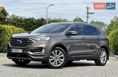 Позашляховик / Кросовер Ford Edge 2019 в 