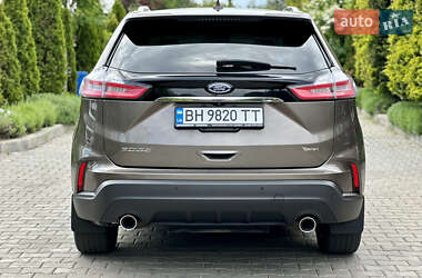 Позашляховик / Кросовер Ford Edge 2019 в 