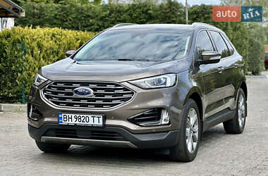 Позашляховик / Кросовер Ford Edge 2019 в 