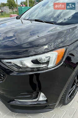 Позашляховик / Кросовер Ford Edge 2020 в 