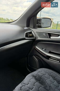 Позашляховик / Кросовер Ford Edge 2020 в 